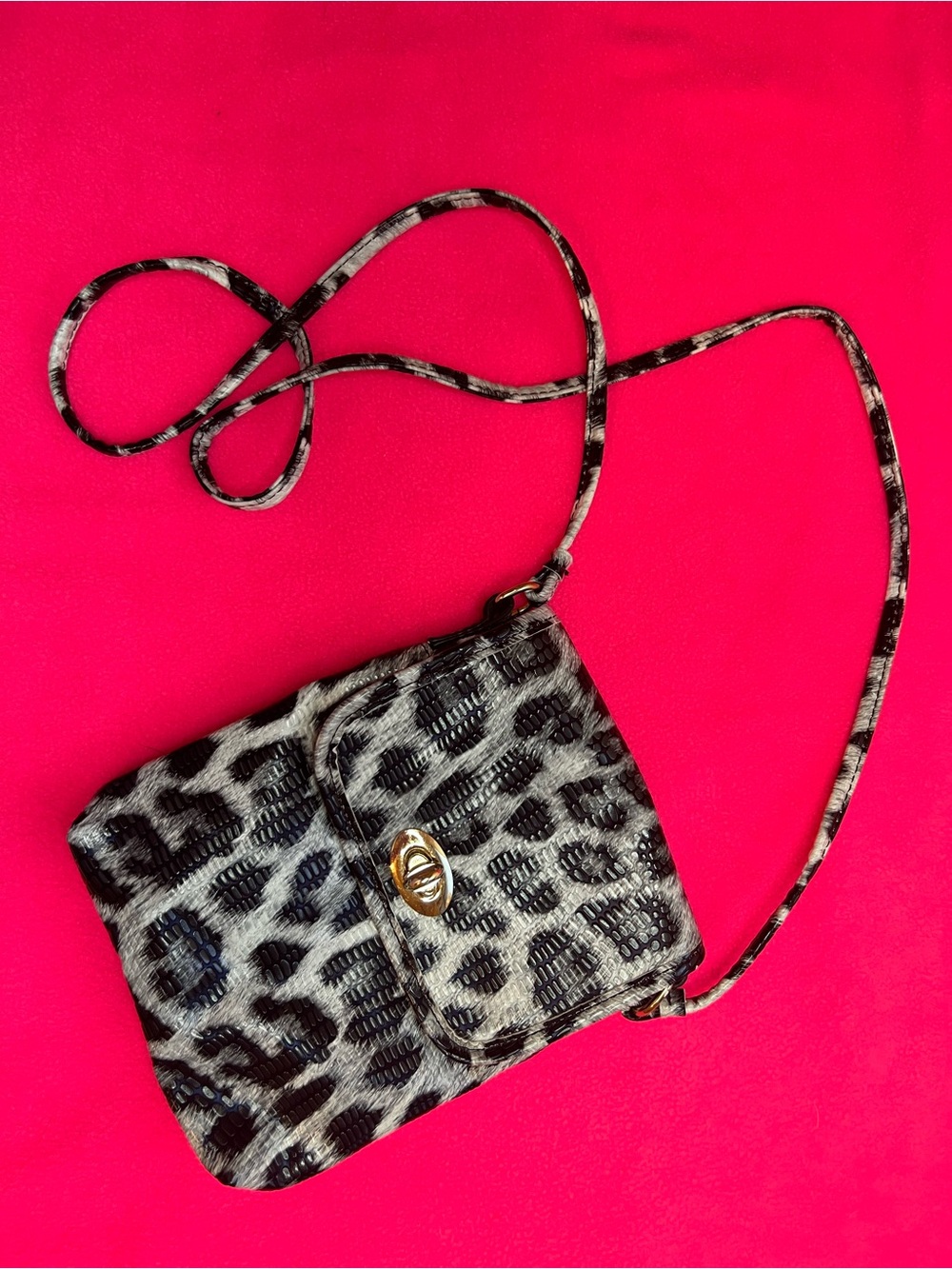 Leopard Print Crossbody Bag - Black and white